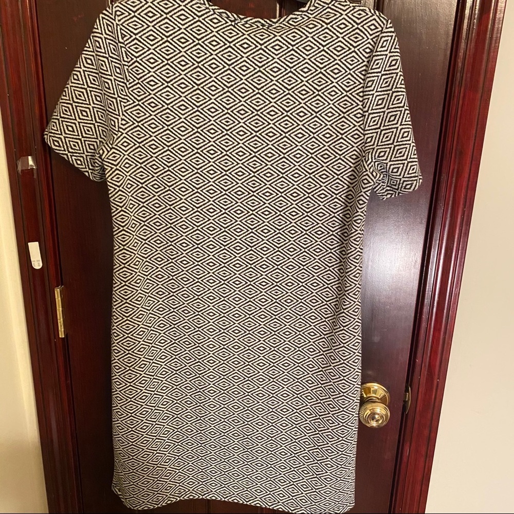 QUIZ Geometric Print Shift Dress NWT - Picture 7 of 8